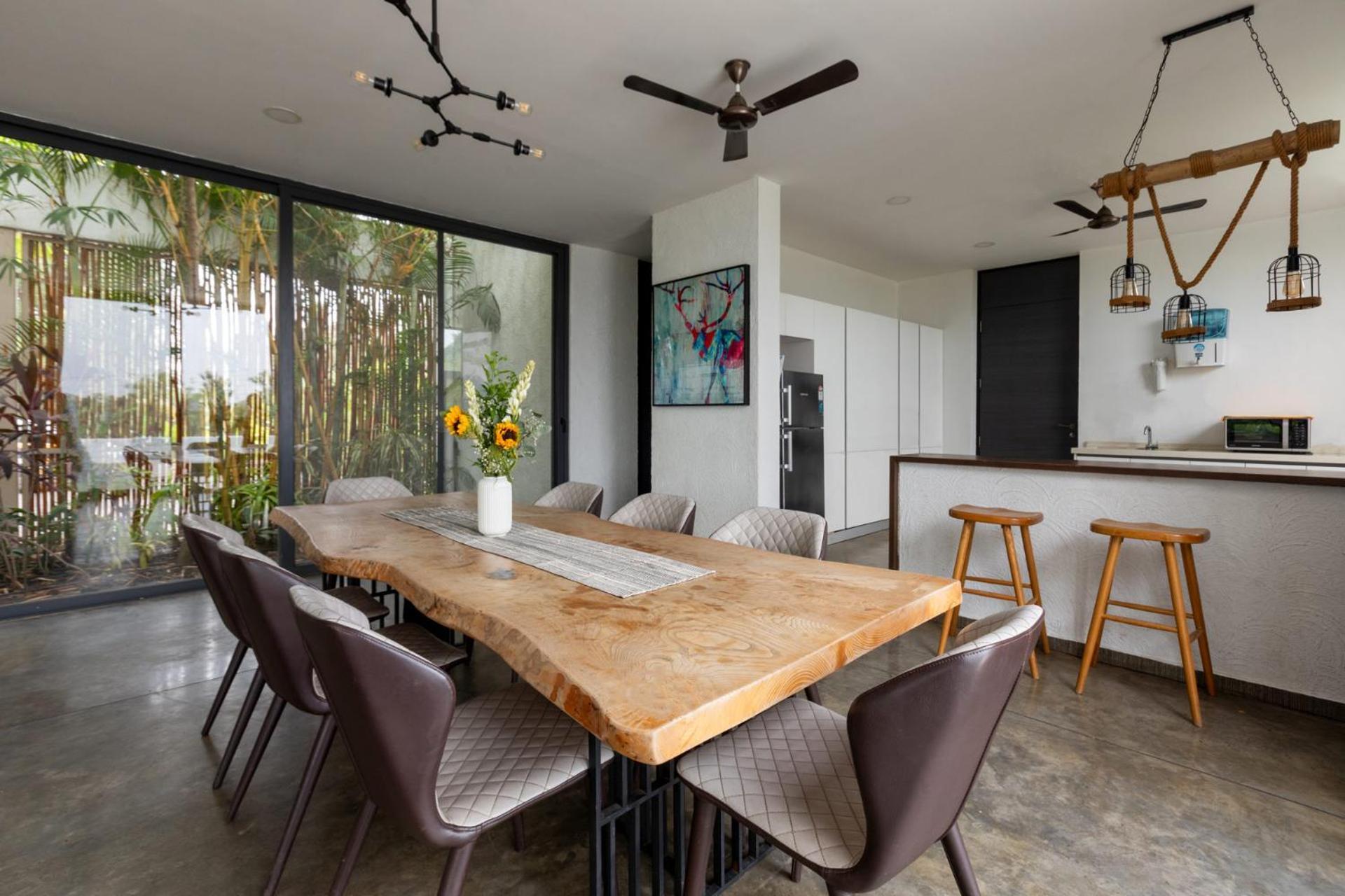 Shikrapur Open House By Stayvista - Nestled In Nature, Featuring A Swimming Pool & Expansive Lawn For A Serene Retreat מראה חיצוני תמונה