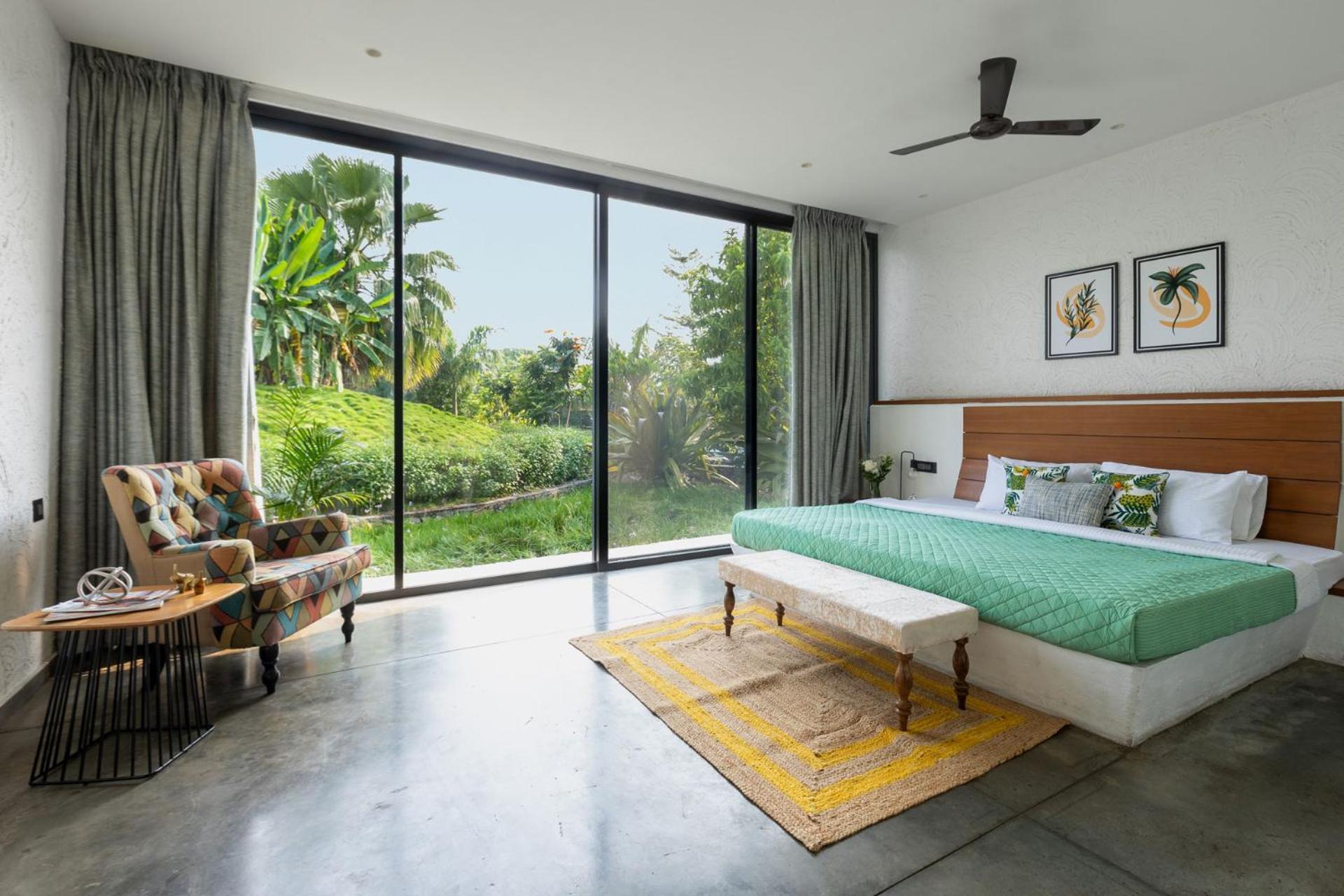 Shikrapur Open House By Stayvista - Nestled In Nature, Featuring A Swimming Pool & Expansive Lawn For A Serene Retreat מראה חיצוני תמונה