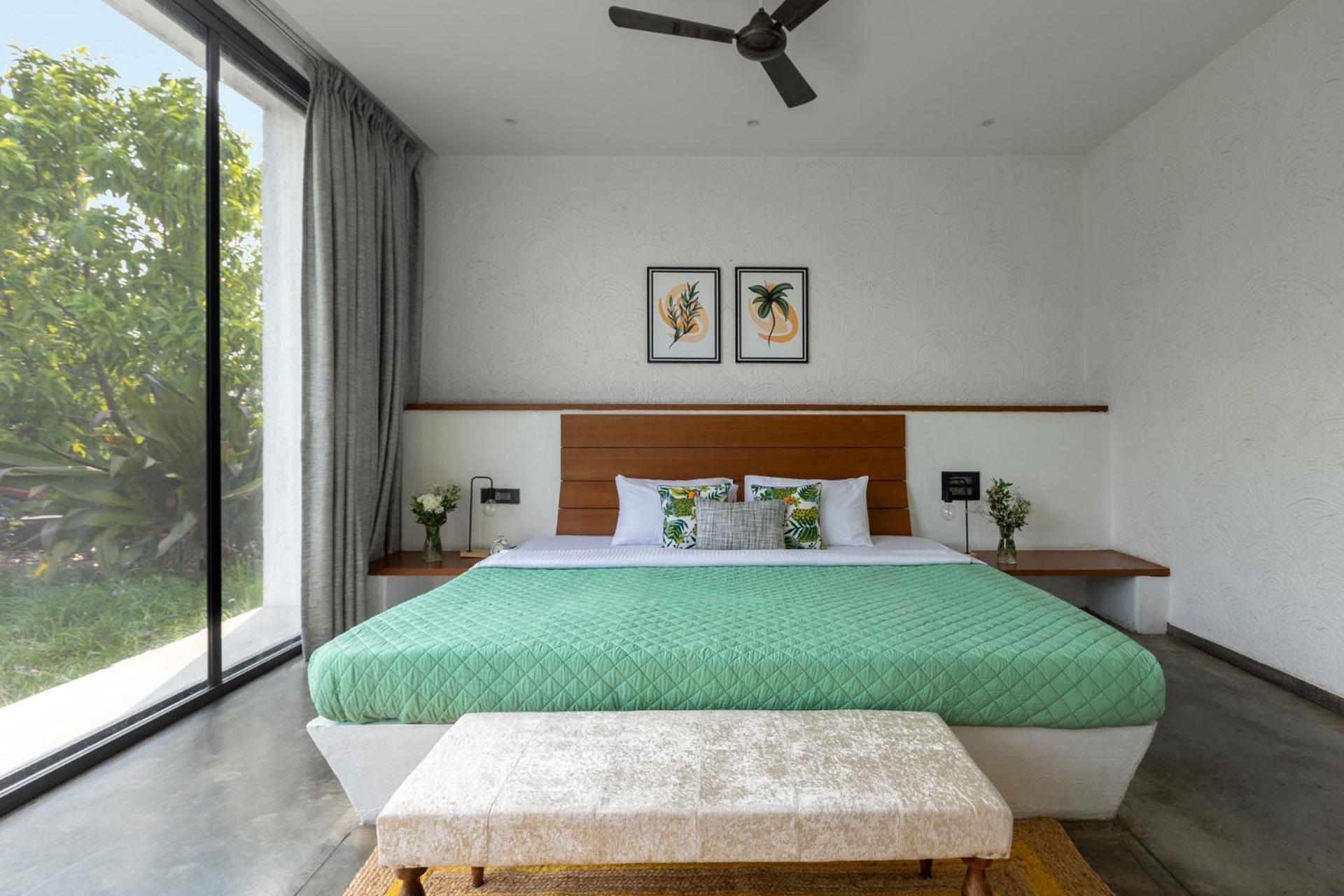 Shikrapur Open House By Stayvista - Nestled In Nature, Featuring A Swimming Pool & Expansive Lawn For A Serene Retreat מראה חיצוני תמונה
